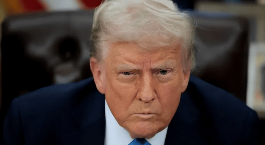 美国得偿所愿，欧盟巨额让步，主动“投降”了？最新立法推进，或取消所有美国工业品关税