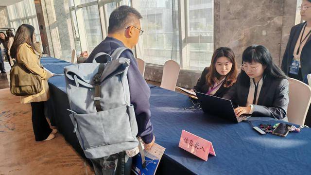 一财直击第十一批国家药品集采开标,今年有哪些新变化?